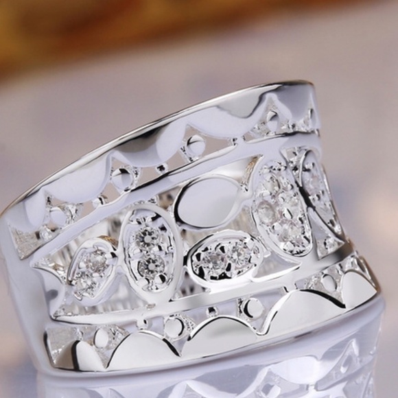 NWT Silver Diamond Ring - Picture 3 of 3